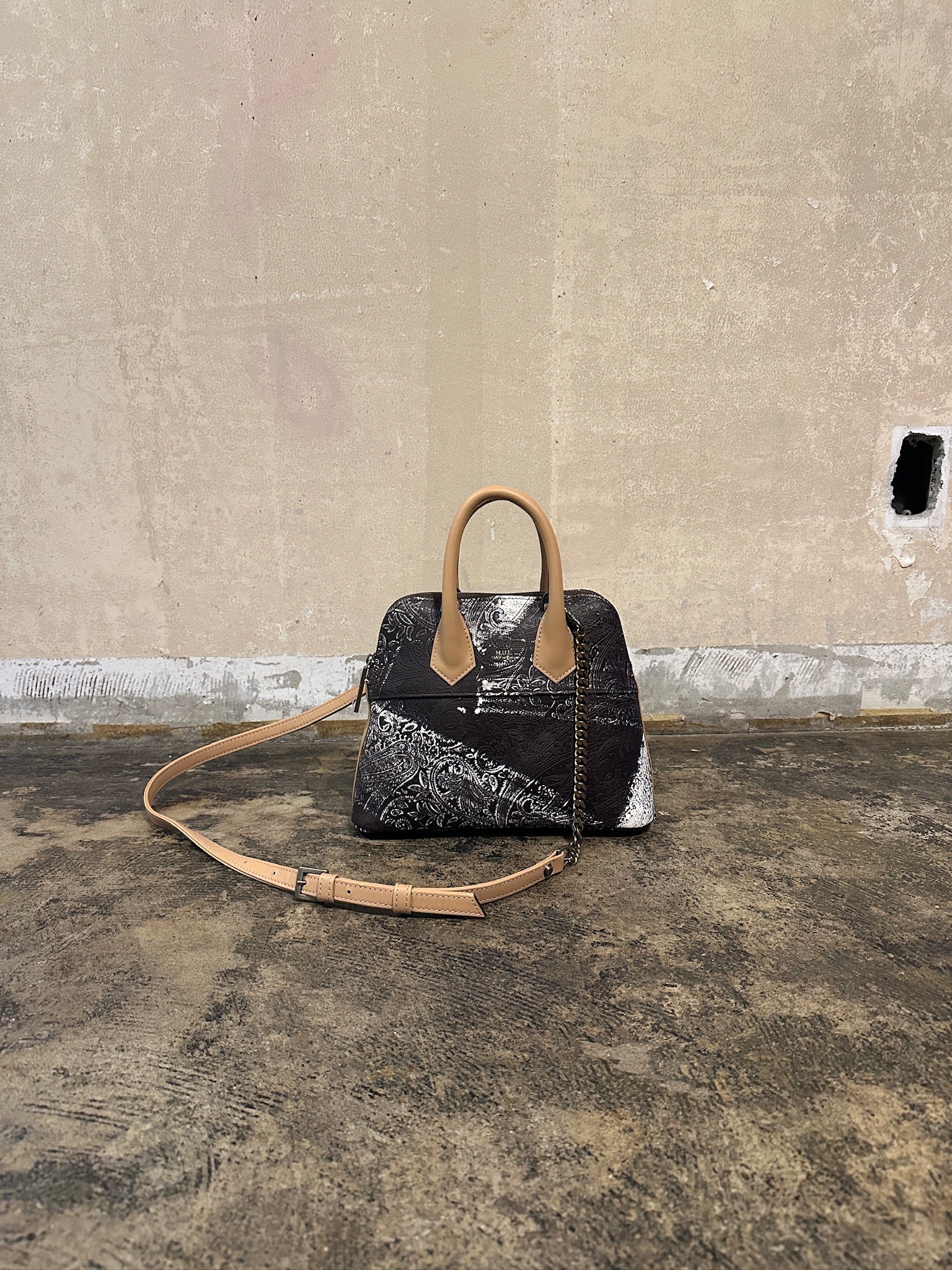 【M.U.L. 2026.3】ROUND TOTE S - VINTAGE COGNAC BROWN - Champdelarose