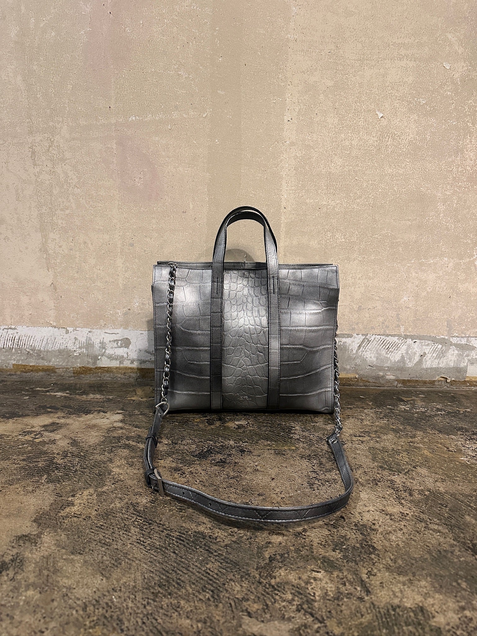 【M.U.L. 2026.3】SQUARE TOTE S - BLACK SILVER COATING - Champdelarose