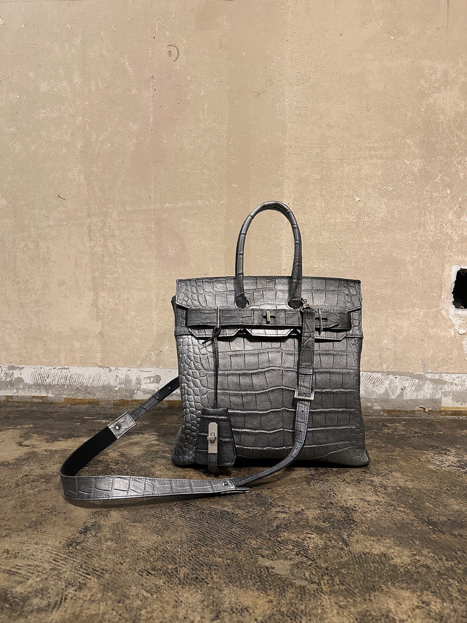 【M.U.L. 2026.3】STUD FLAP TOTE M - LIMITED COLLECTION - Champdelarose