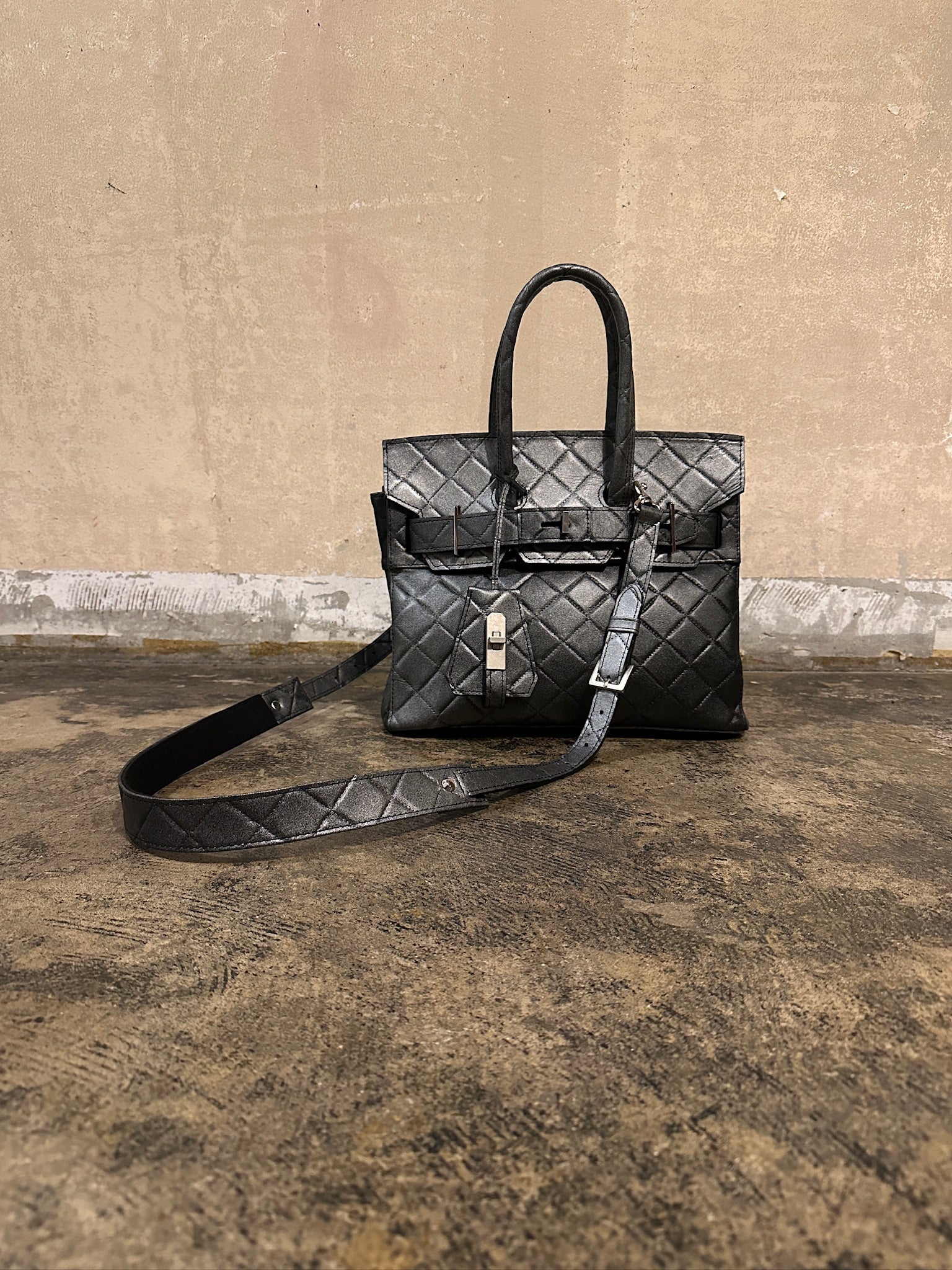 【M.U.L. 2026.3】STUD FLAP TOTE S - LIMITED COLLECTION - Champdelarose