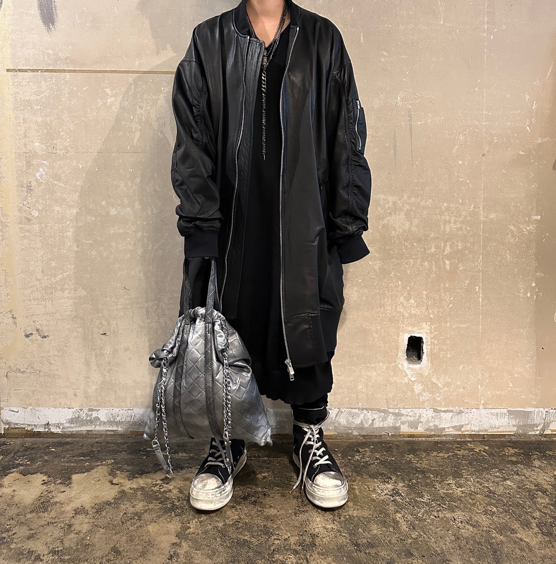 【M.U.L. 2026.3】TRUSS TOTE M - BLACK SILVER COATING - Champdelarose