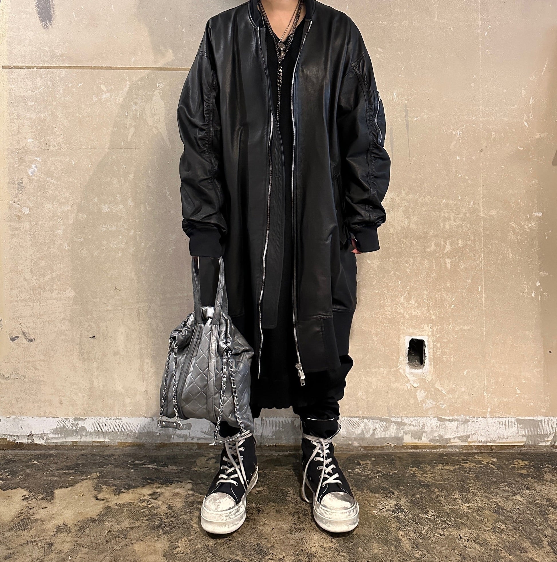 【M.U.L. 2026.3】TRUSS TOTE S - BLACK SILVER COATING - Champdelarose