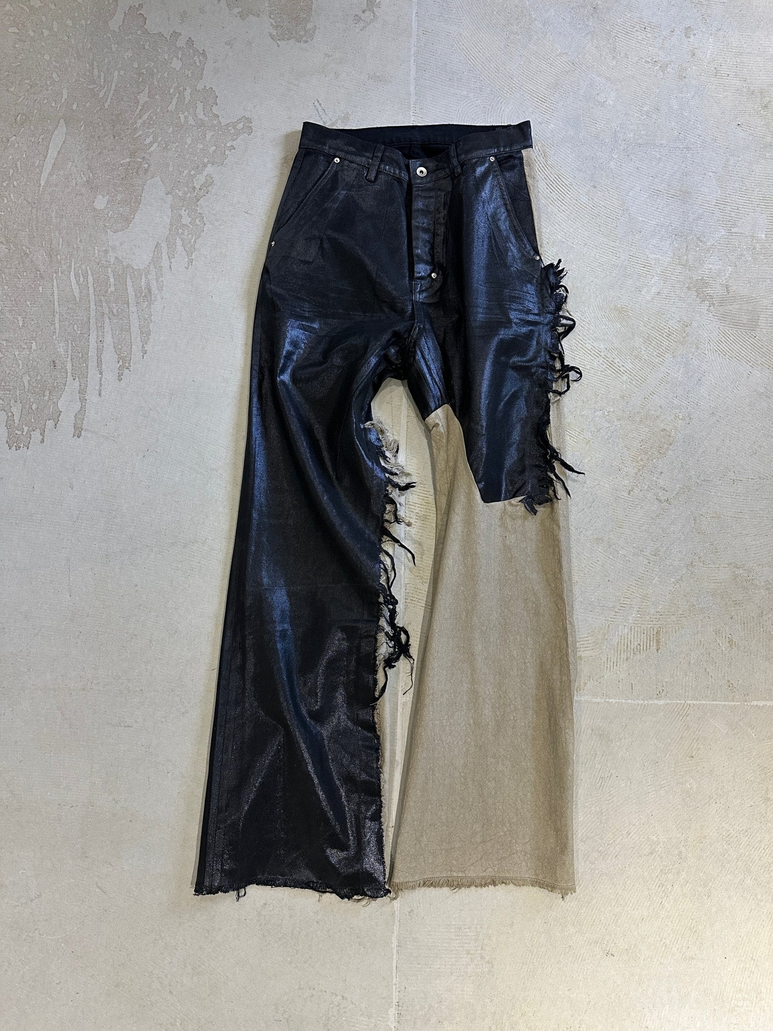 【M.U.L. Apparel Collection】BEIGE RAW EDGE COATED PANTS - Champdelarose