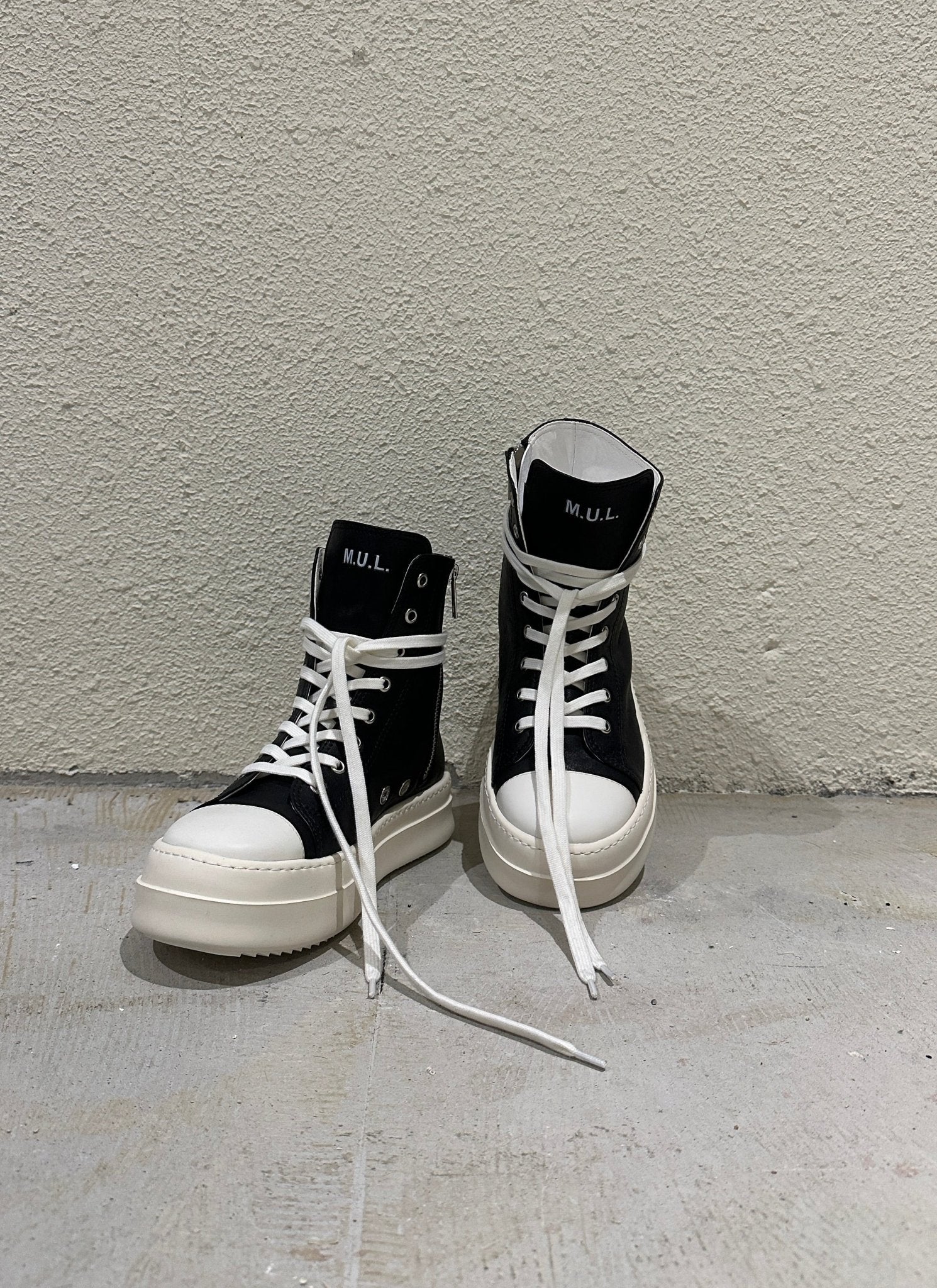 【M.U.L. Apparel Collection】PLATFORM LEATHER SNEAKERS - Champdelarose