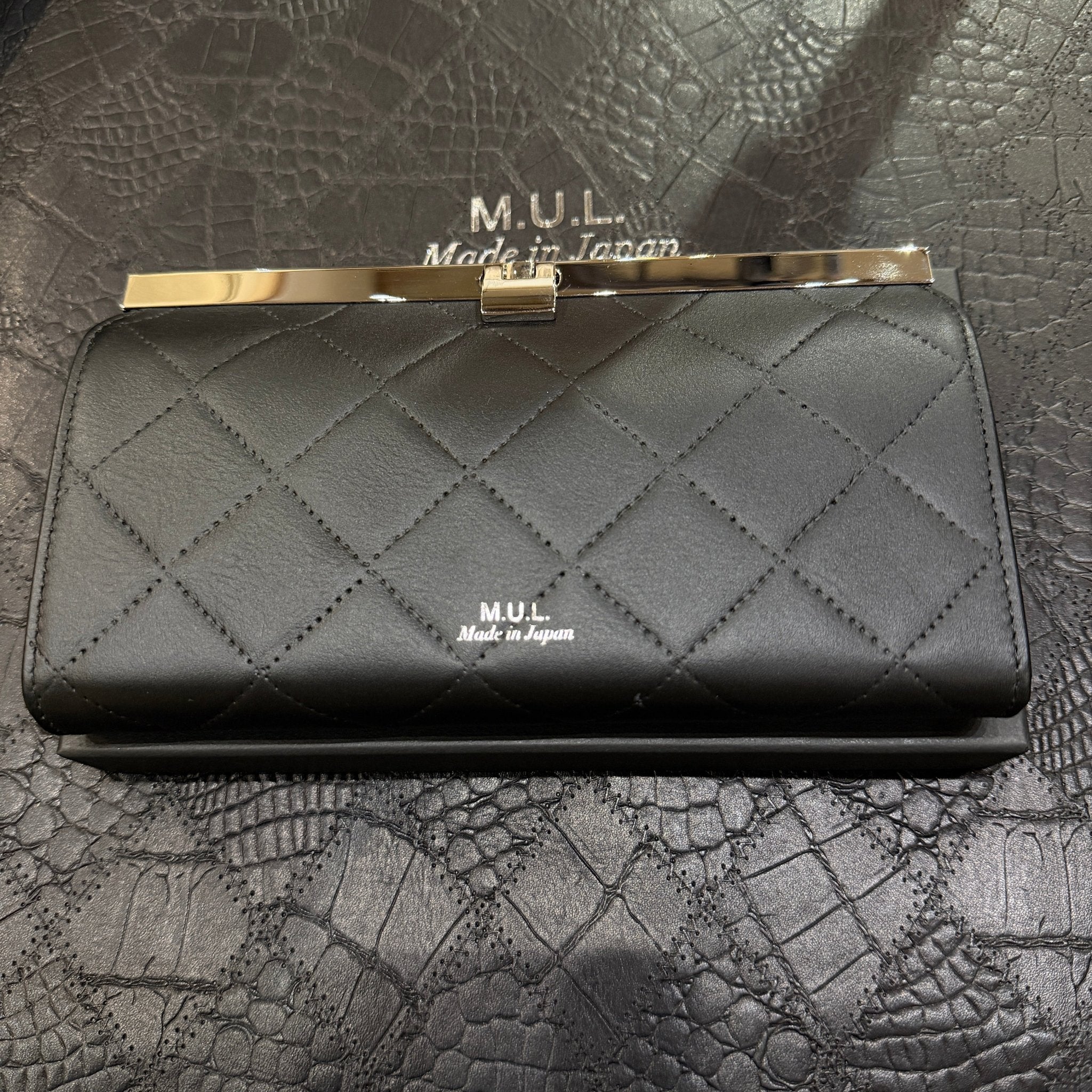 【M.U.L.】クロスバーロングウォレット　ブラック　キルティング型押し　シルバー金具　MUL161 - Champdelarose