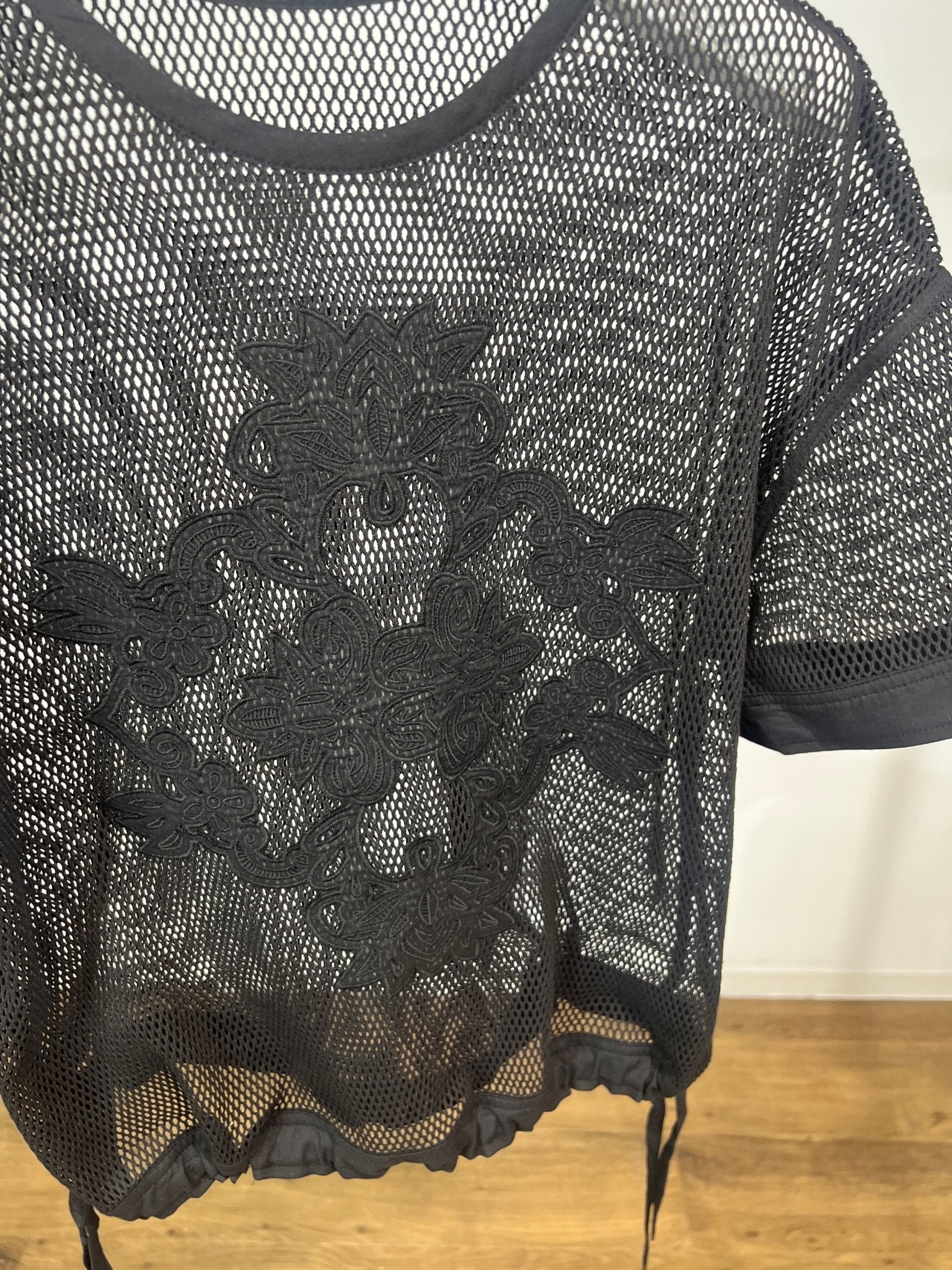 【PRIORITY 2026 late summer】アイレットレースメッシュT - Champdelarose