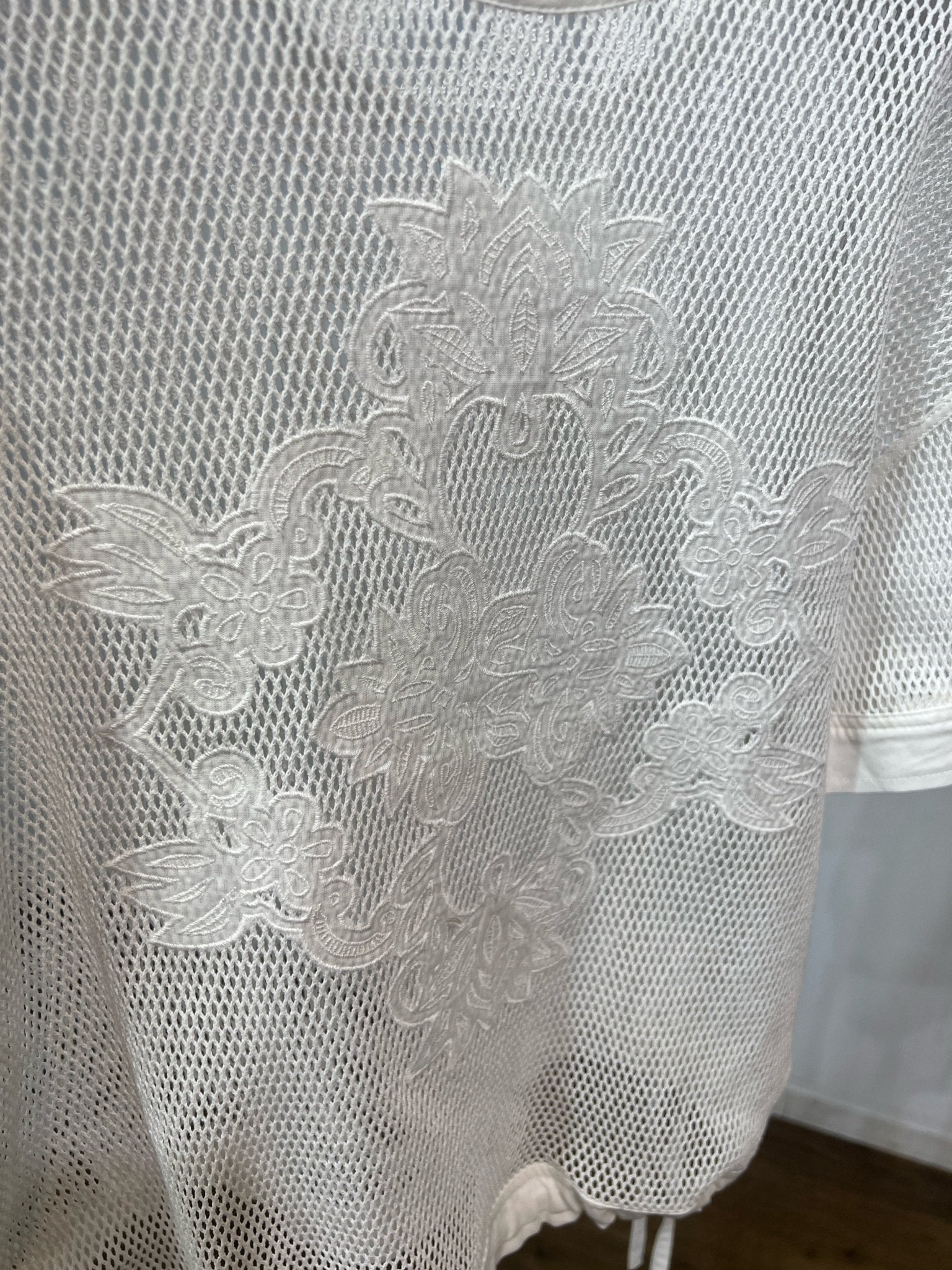 【PRIORITY 2026 late summer】アイレットレースメッシュT - Champdelarose