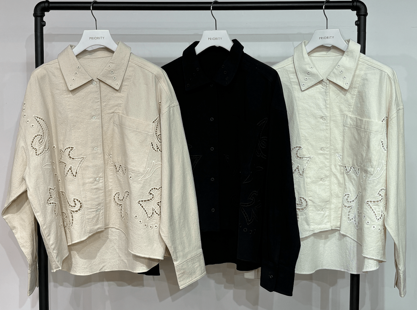 【PRIORITY 2026 winter】エンブロイダリーオープンカラーシャツ - Champdelarose