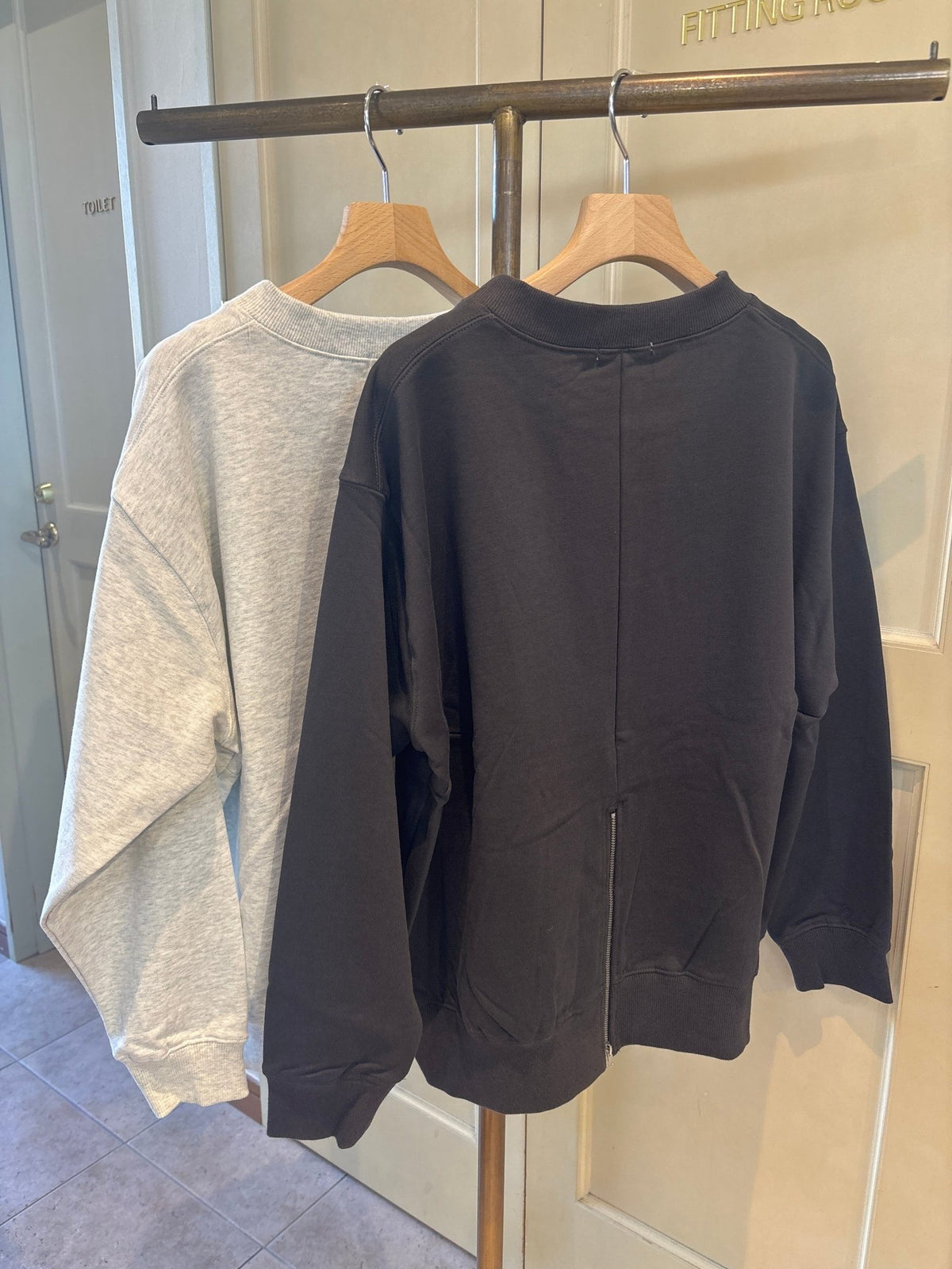 【select】裏毛ロゴ刺繍プルオーバー - Champdelarose