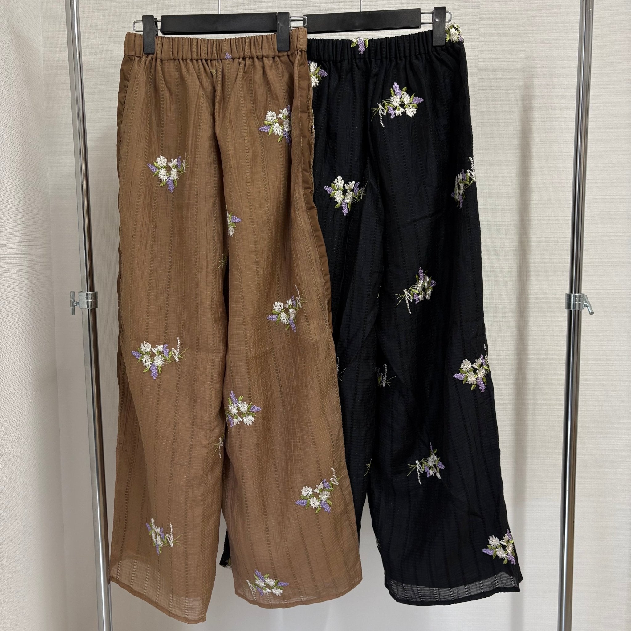 【SELECT】フラワー刺繡ワッシャーパンツ - Champdelarose