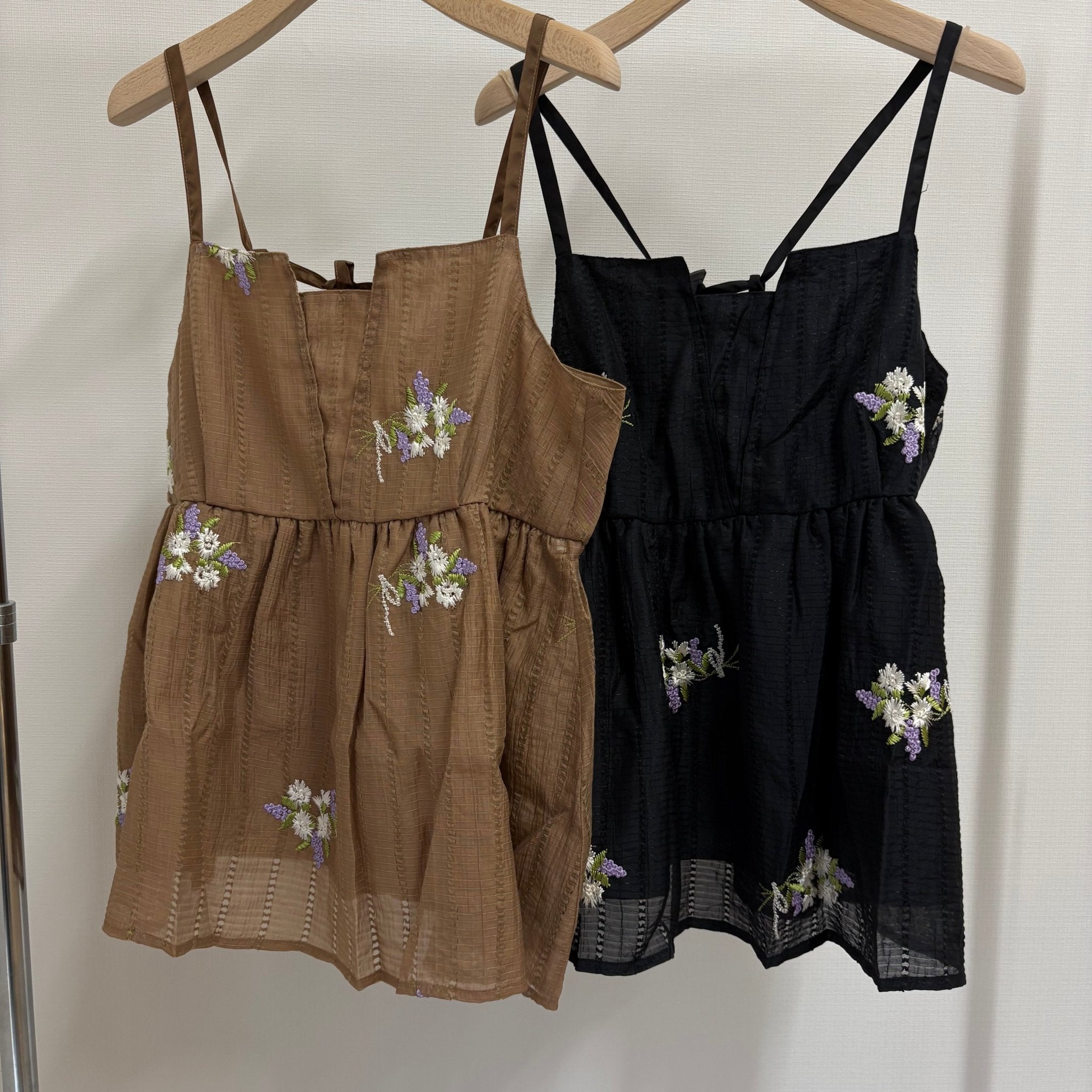 【SELECT】フラワー刺繍ワッシャーキャミソール - Champdelarose