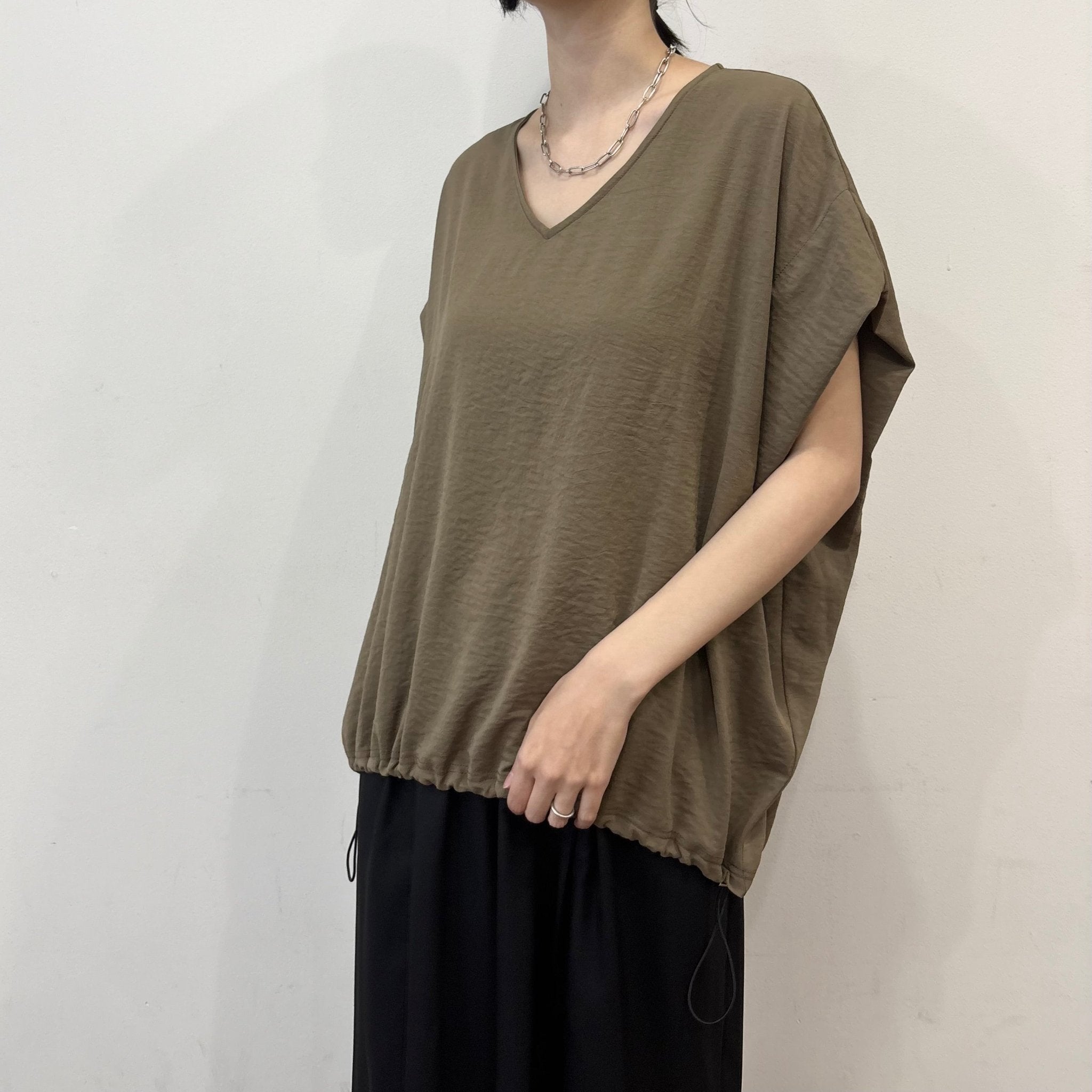 【siro de labonte 2026 spring＆summer】hightwist smooth Vneck tucksleeve pullover - Champdelarose
