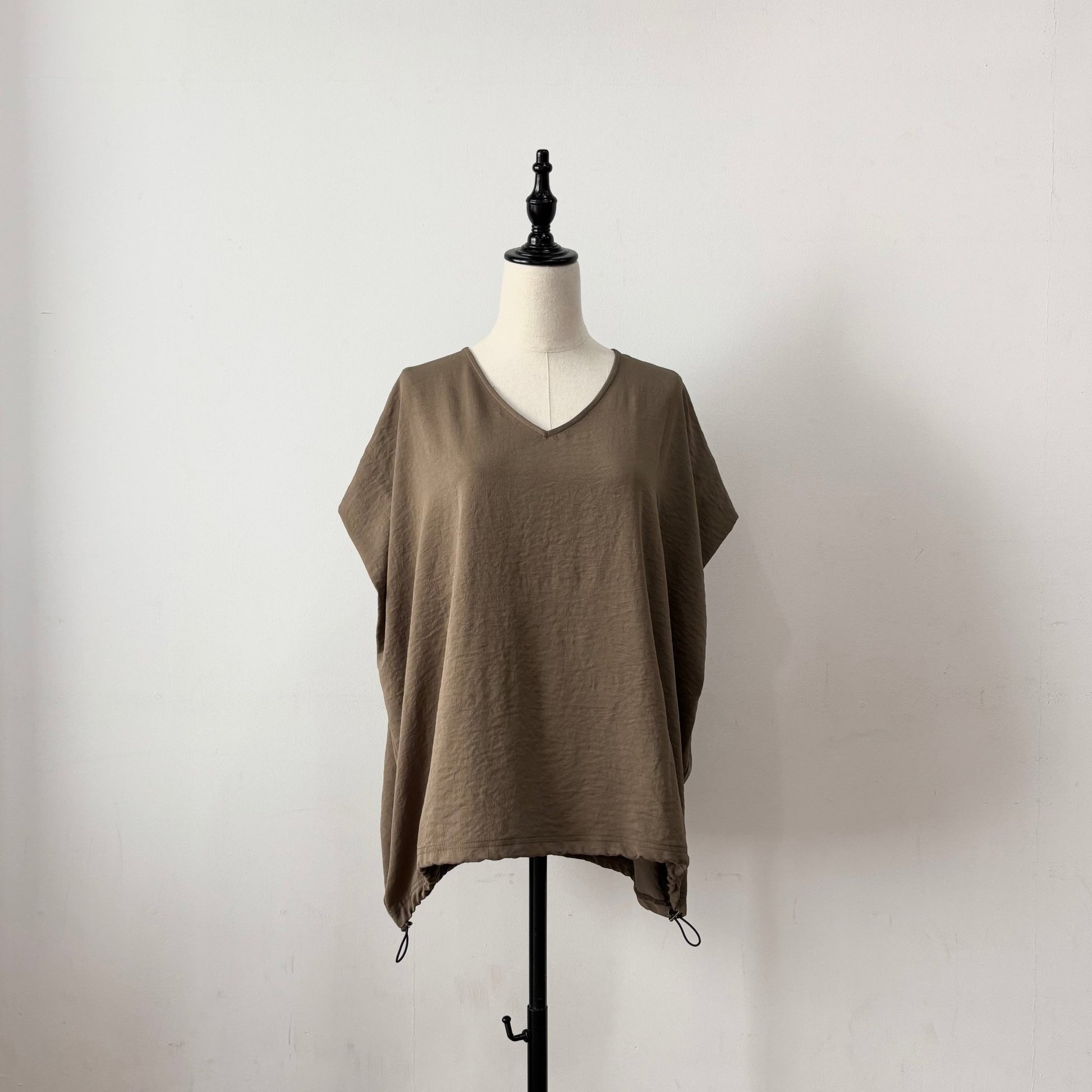 【siro de labonte 2026 spring＆summer】hightwist smooth Vneck tucksleeve pullover - Champdelarose