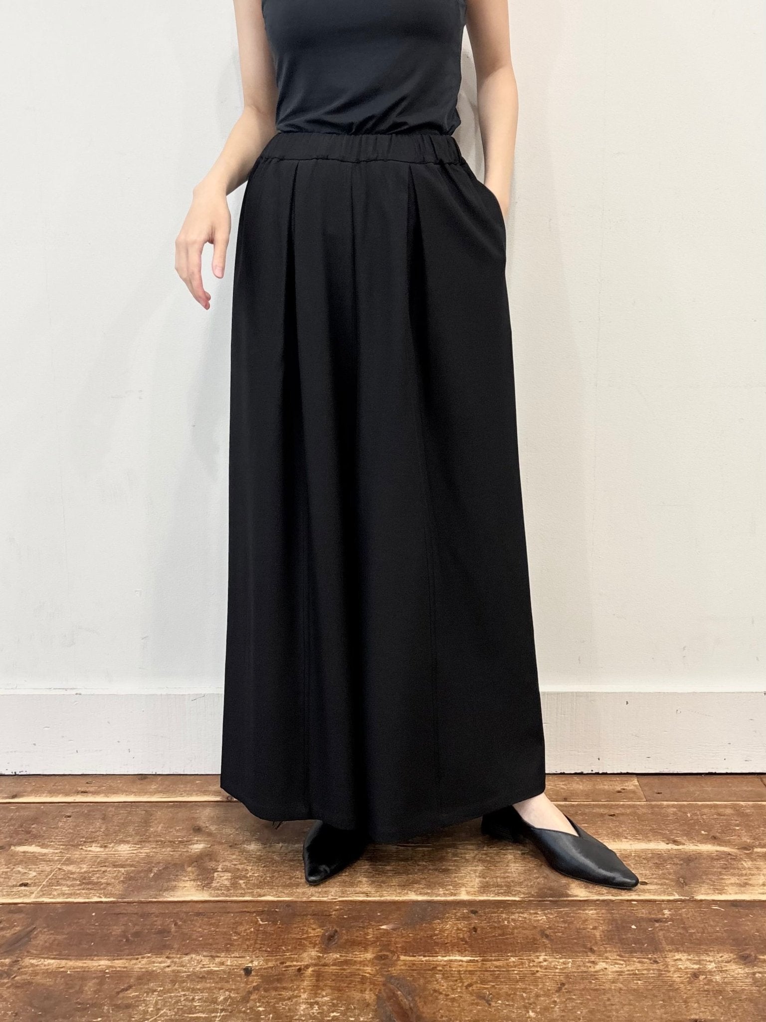 【siro de labonte 2026 SS vol.2】stretch shiny denim tuck buggy pants - Champdelarose