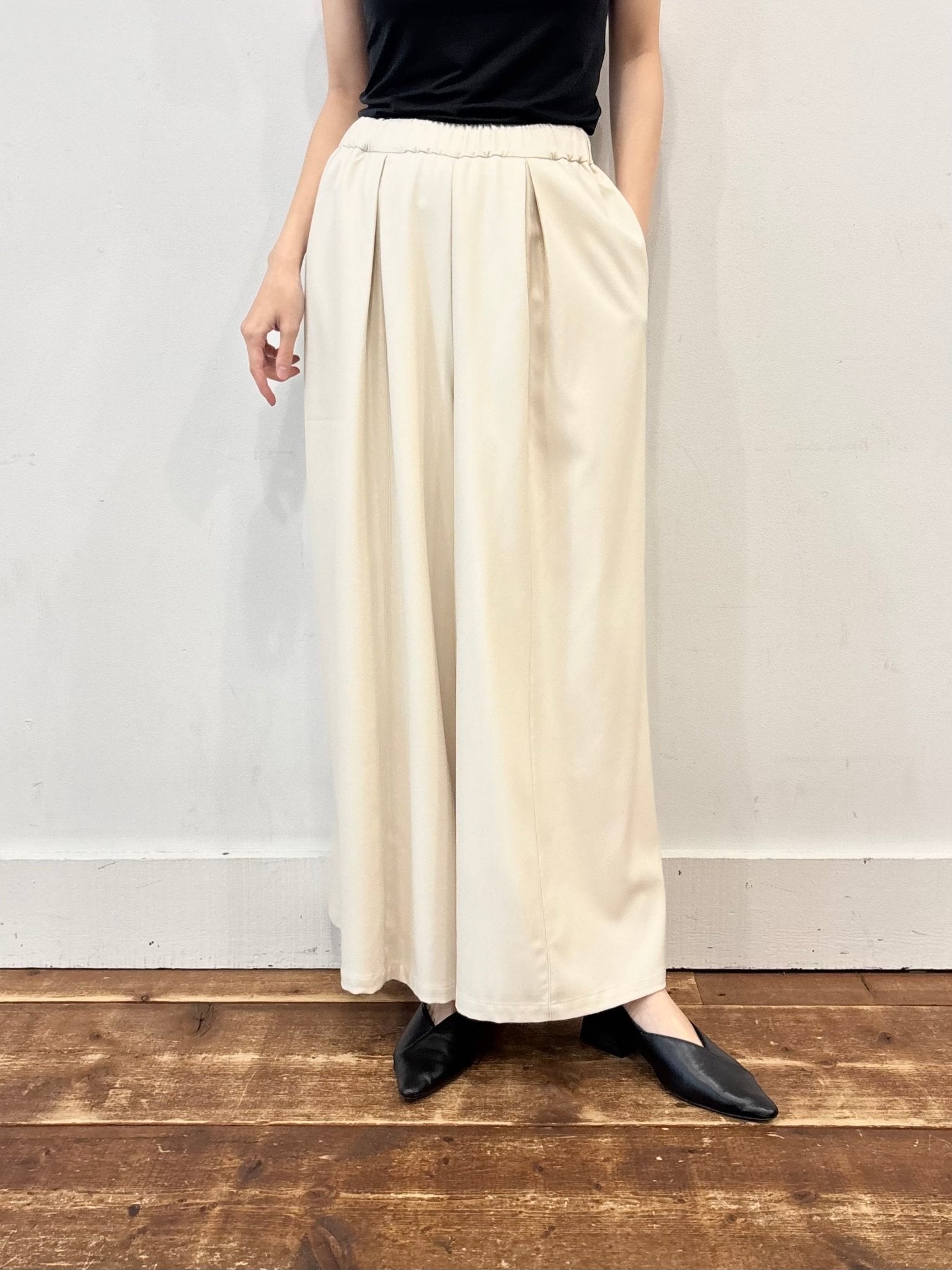 【siro de labonte 2026 SS vol.2】stretch shiny denim tuck buggy pants - Champdelarose