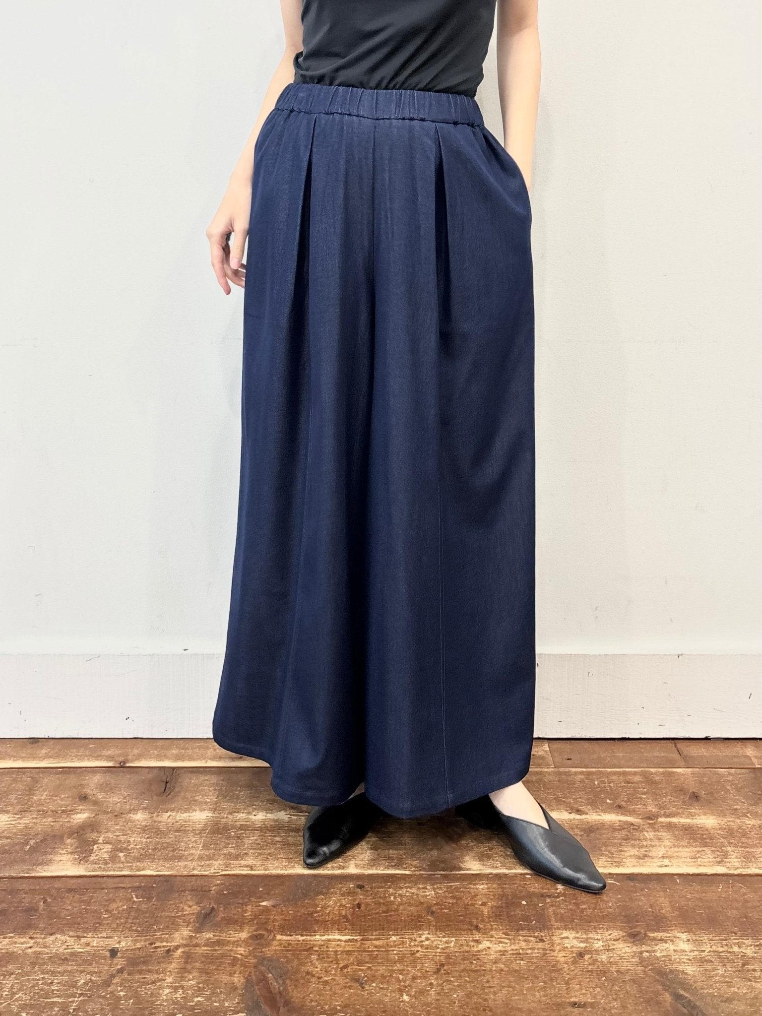 【siro de labonte 2026 SS vol.2】stretch shiny denim tuck buggy pants - Champdelarose