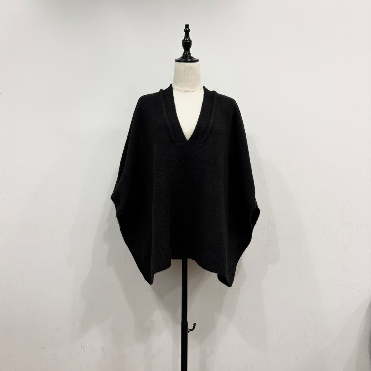 【siro de labonte 25 AW vol.2】ｖneck poncho vest - Champdelarose