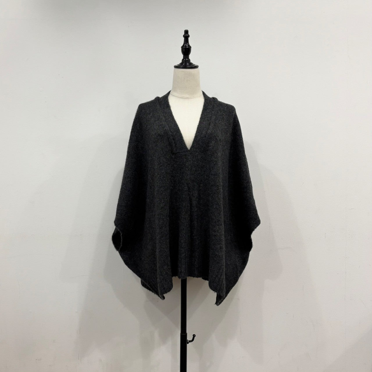 【siro de labonte 25 AW vol.2】ｖneck poncho vest - Champdelarose