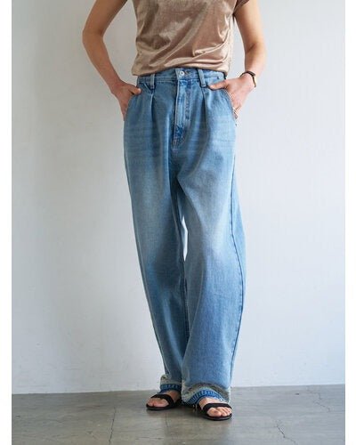 【YENN 2026 PRE - FALL COLECTION】LACE HEM TUCK DENIM - Champdelarose