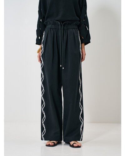 【YENN 2026 SPRING】CODE EMBRO PANTS - Champdelarose