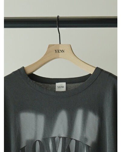 【YENN 2026 SPRING】LOWKEY PRINT TEE - Champdelarose