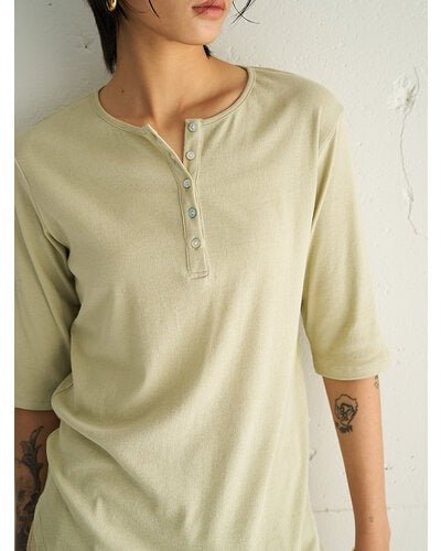 【YENN 2026 SUMMER COLLECTION】HENRY NECK TEE - Champdelarose