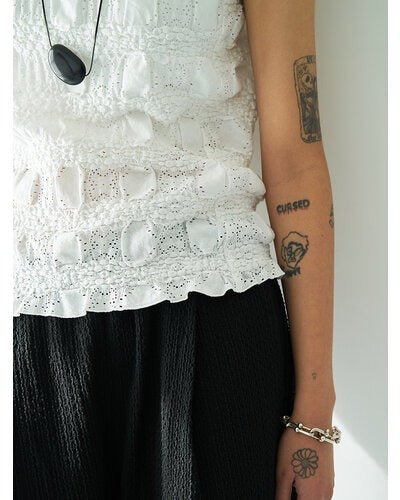 【YENN 2026 SUMMER COLLECTION】SHRUNK LACE TANKTOP - Champdelarose
