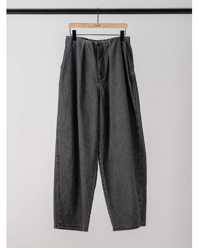【YENN 26-27 WINTER/PRE-SPRING】BOX TUCK PEG PANT - 11月中旬頃発送 - Champdelarose